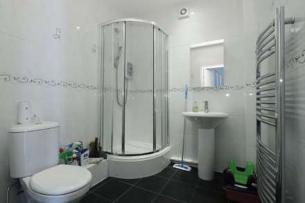 Amberwood Rise, New Malden, Image 3
