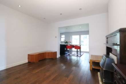 Amberwood Rise, New Malden, Image 4