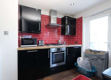 Amberwood Rise, New Malden, Image 6
