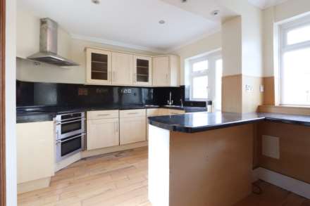Ravenswood Avenue, Surbiton, Image 2