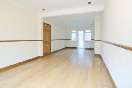 Ravenswood Avenue, Surbiton, Image 4
