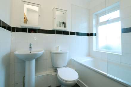 Ravenswood Avenue, Surbiton, Image 6