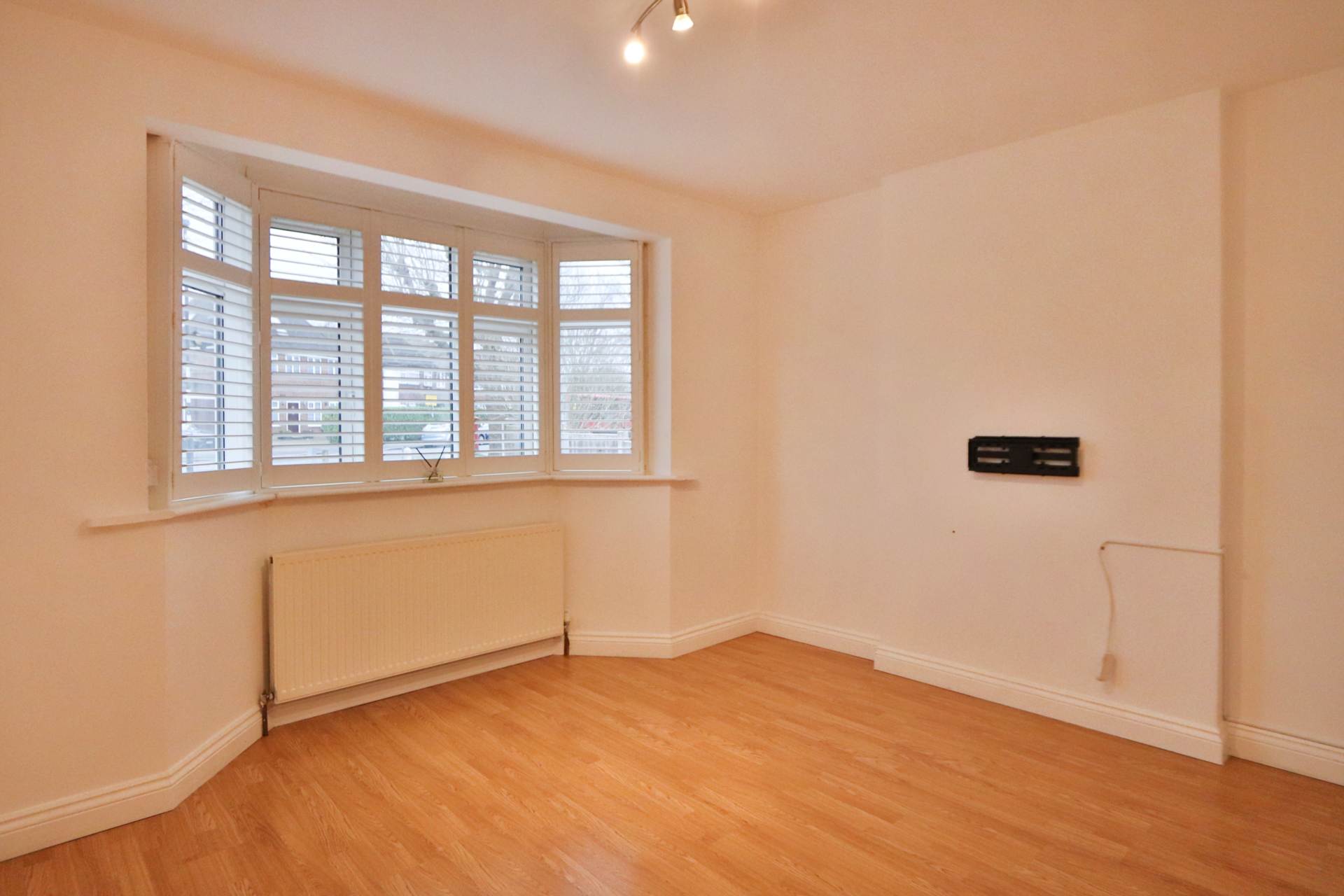 Hillcross Avenue, Morden, Image 3