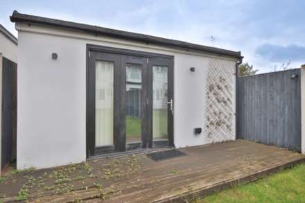 Hillcross Avenue, Morden, Image 15