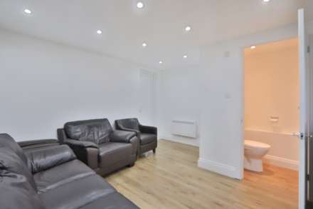 Hillcross Avenue, Morden, Image 16