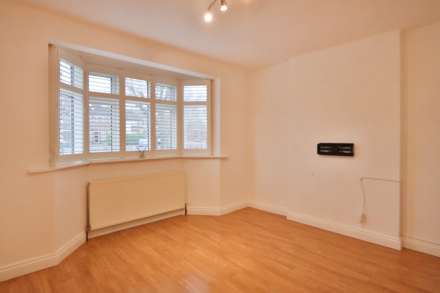 Hillcross Avenue, Morden, Image 3