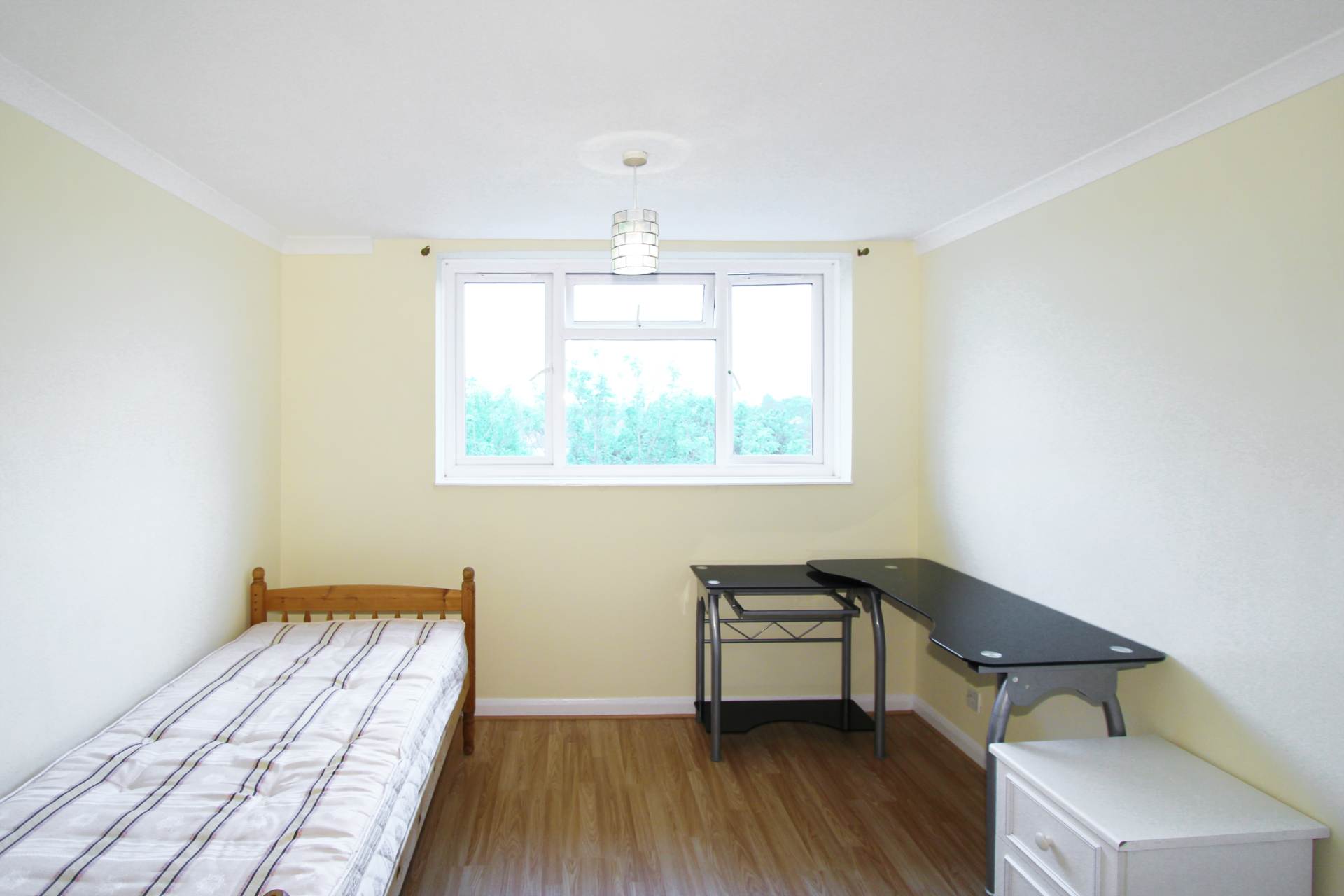 Oakfield Close, New Malden, Image 10