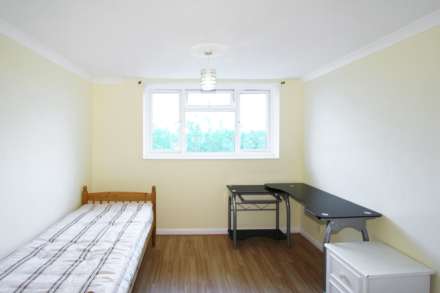 Oakfield Close, New Malden, Image 10