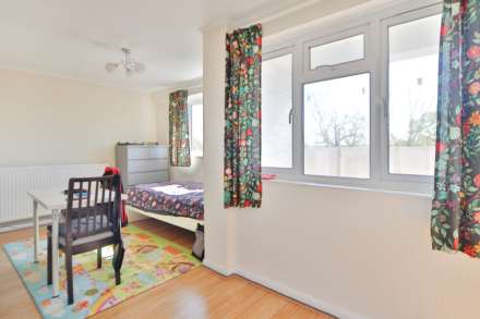 Oakfield Close, New Malden, Image 2