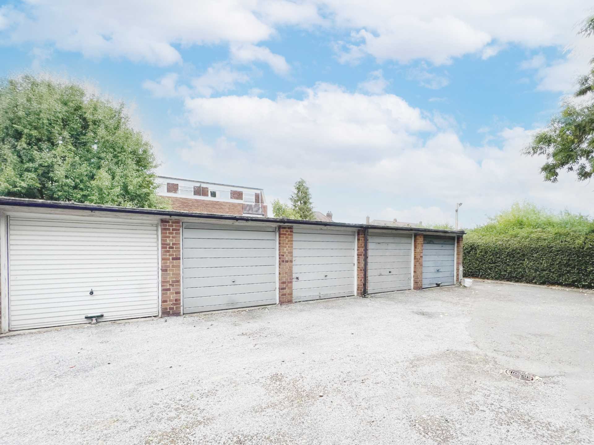 Dukes Avenue, New Malden, Image 12