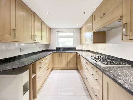 Dukes Avenue, New Malden, Image 2