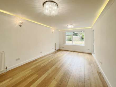 Dukes Avenue, New Malden, Image 3