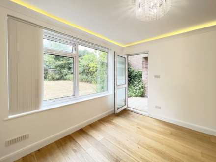 Dukes Avenue, New Malden, Image 5