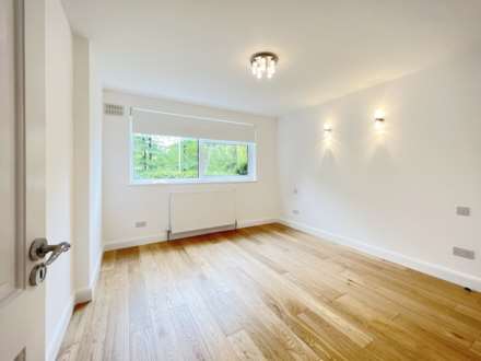 Dukes Avenue, New Malden, Image 8