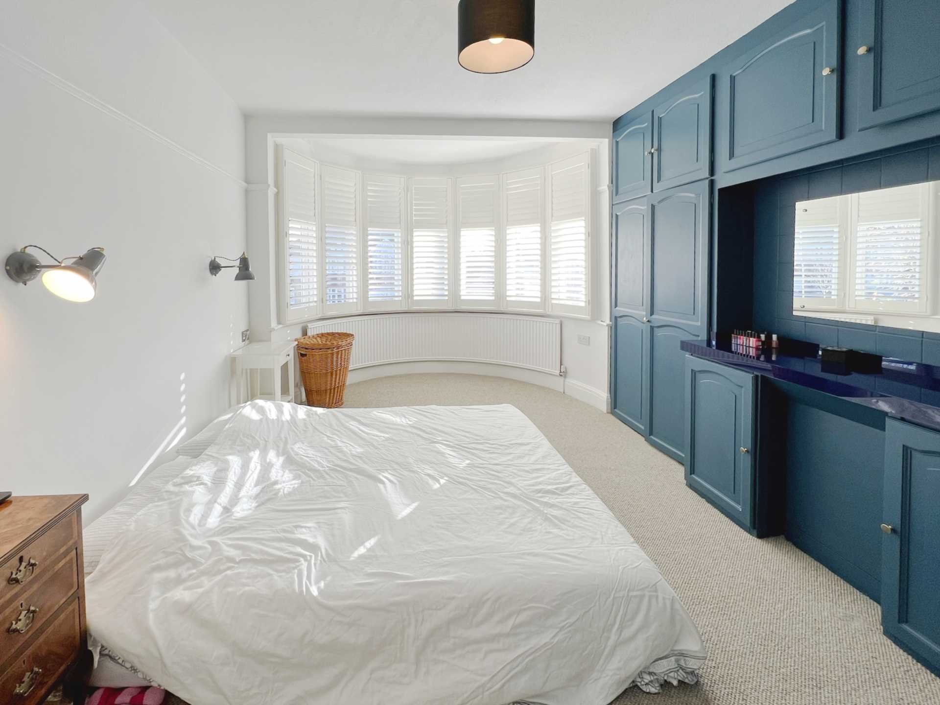 Elgar Avenue, Surbiton, Image 10