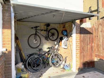 Elgar Avenue, Surbiton, Image 16