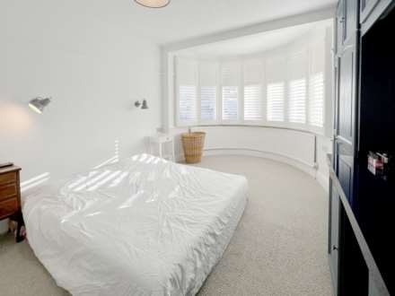 Elgar Avenue, Surbiton, Image 9