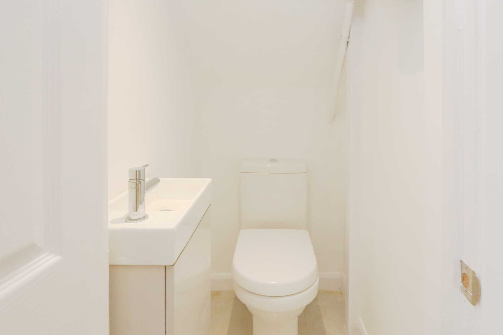 Green Wrythe Lane, Carshalton, Image 6