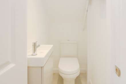 Green Wrythe Lane, Carshalton, Image 6