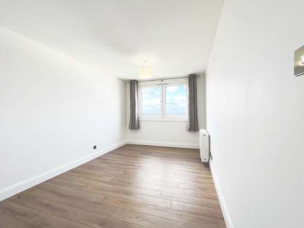 Eaton Drive, Kingston Upon Thames, Image 9