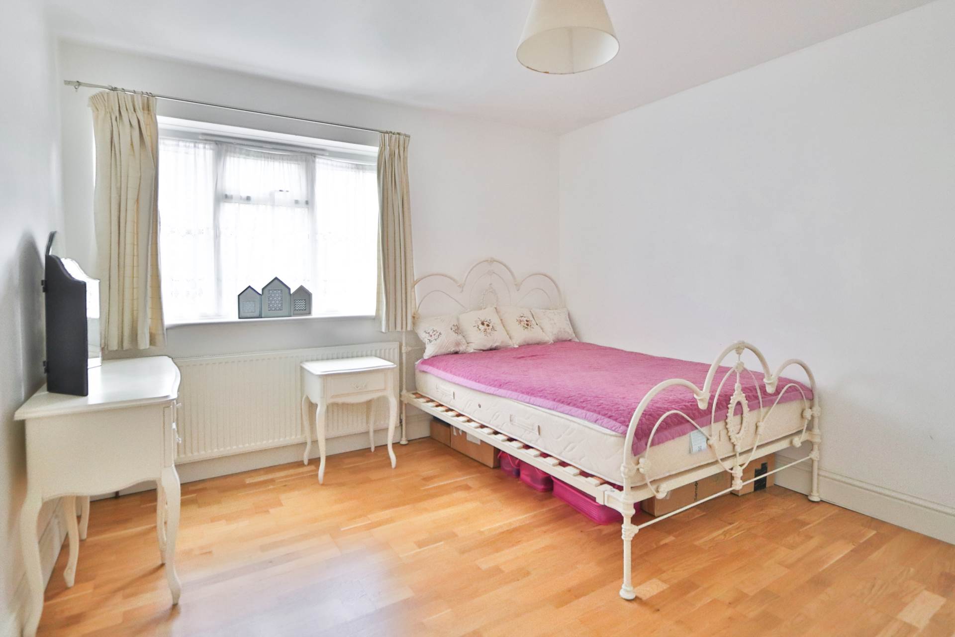 Acacia Grove, New Malden, Image 6