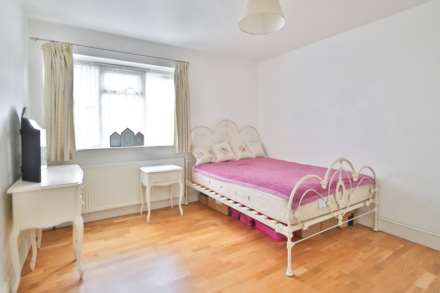 Acacia Grove, New Malden, Image 6