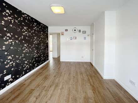 Errol Gardens, New Malden, Image 10