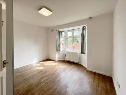 Errol Gardens, New Malden, Image 2