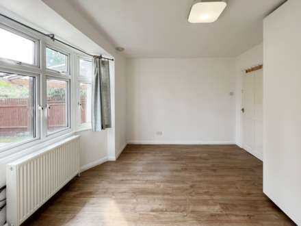 Errol Gardens, New Malden, Image 3