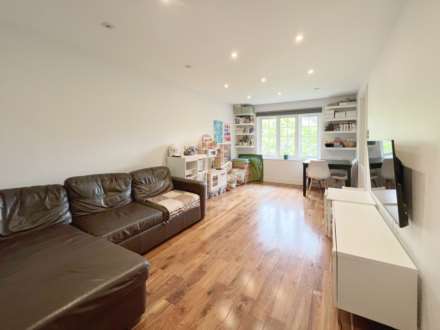 Selhurst Close, London, Image 2