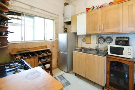 West Barnes Lane, New Malden, Image 3