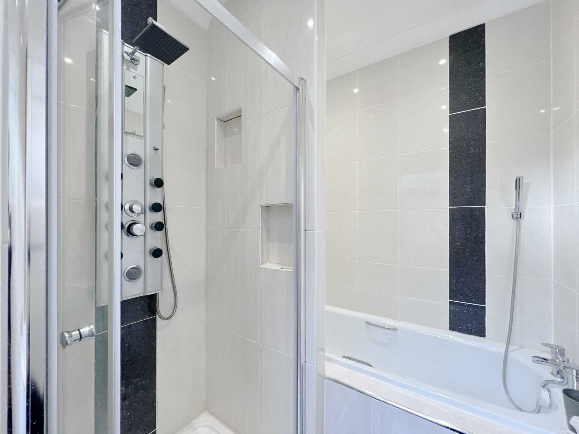 Woodside Close, Surbiton, Image 11