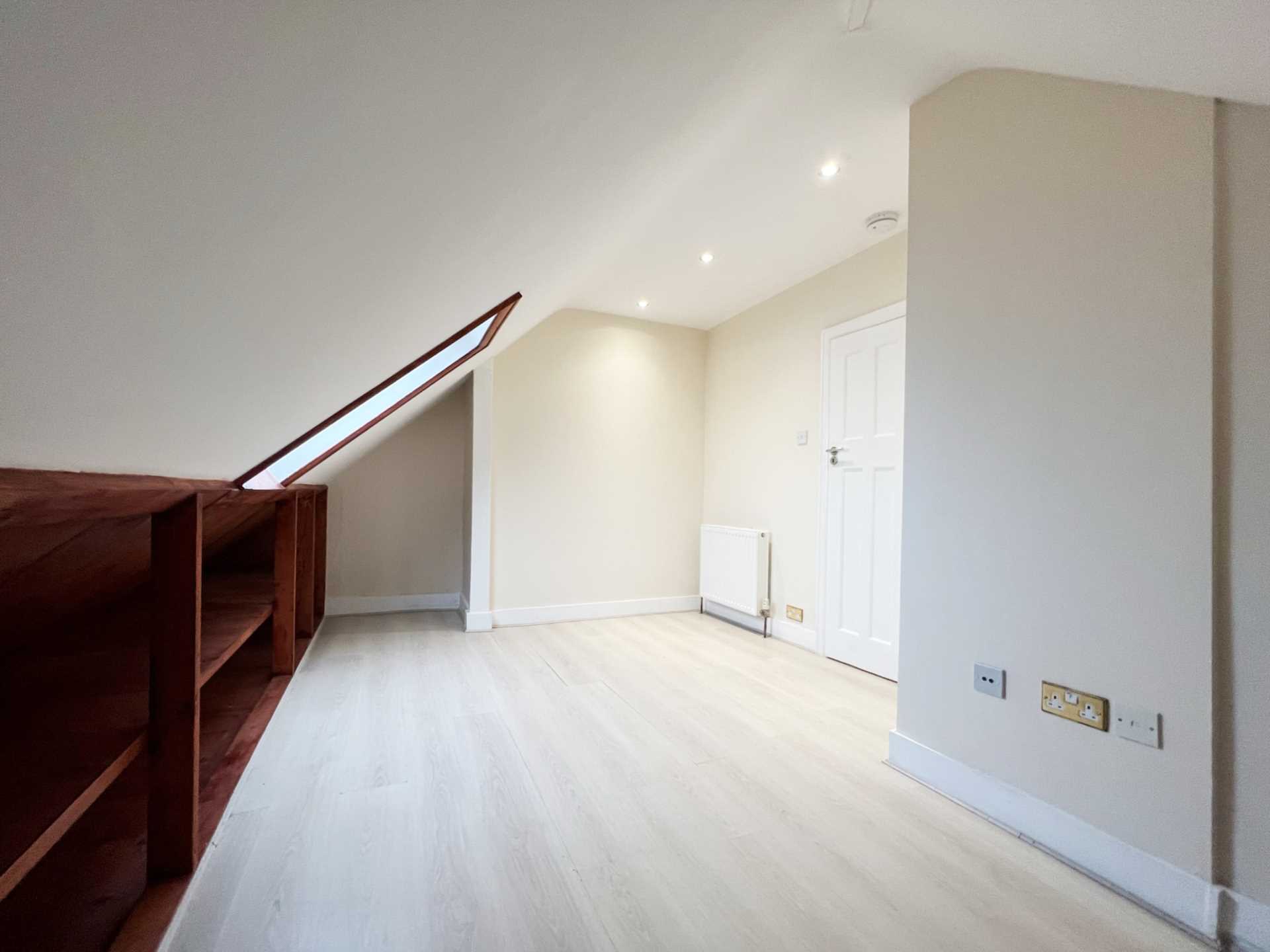 Woodside Close, Surbiton, Image 18