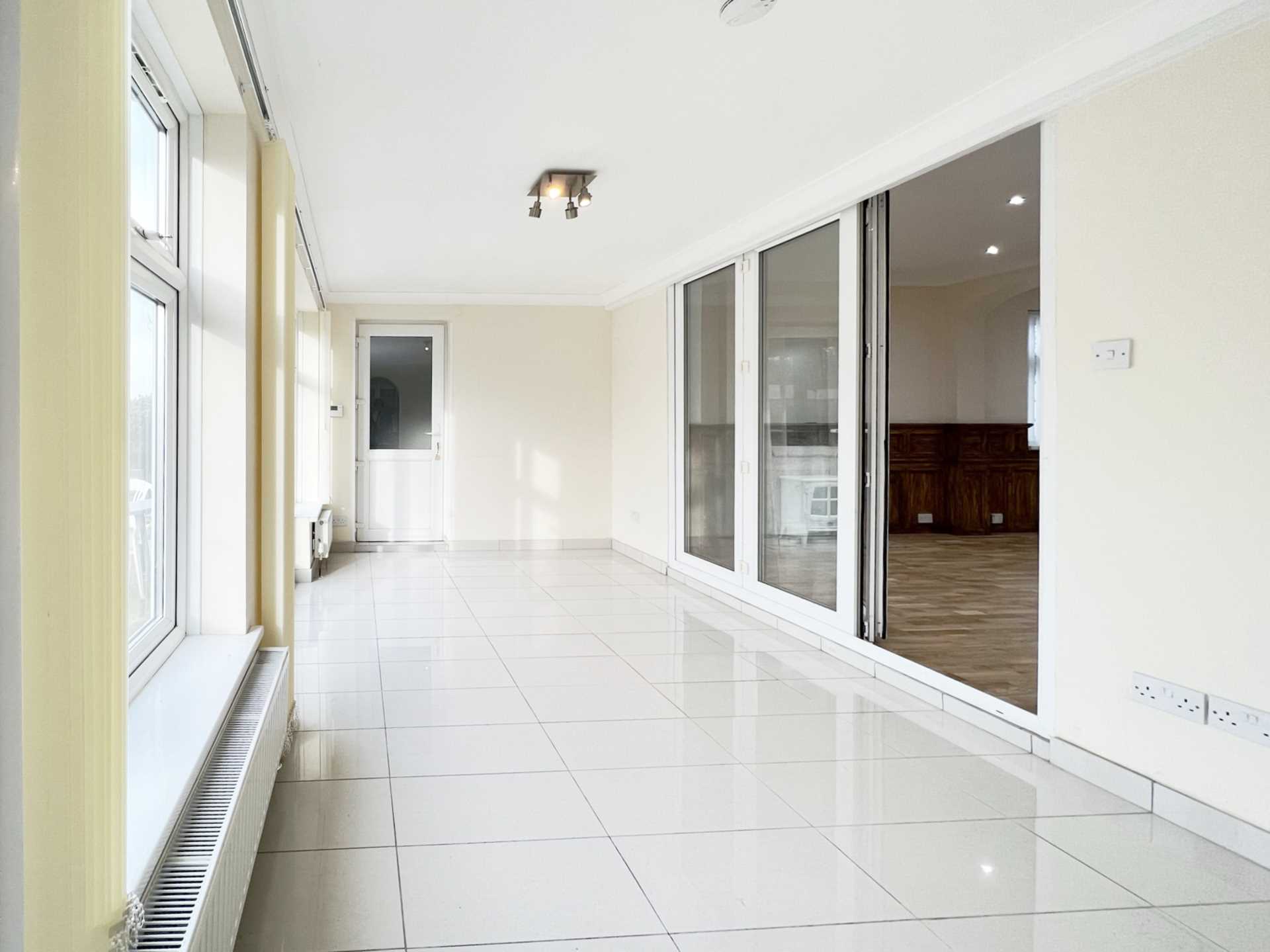 Woodside Close, Surbiton, Image 3