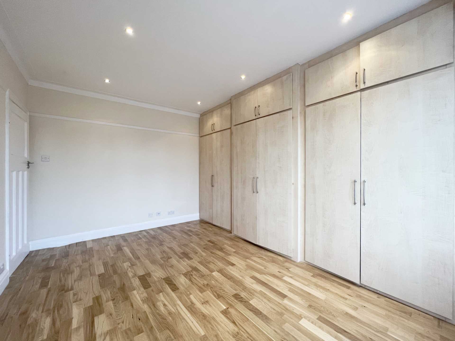 Woodside Close, Surbiton, Image 6
