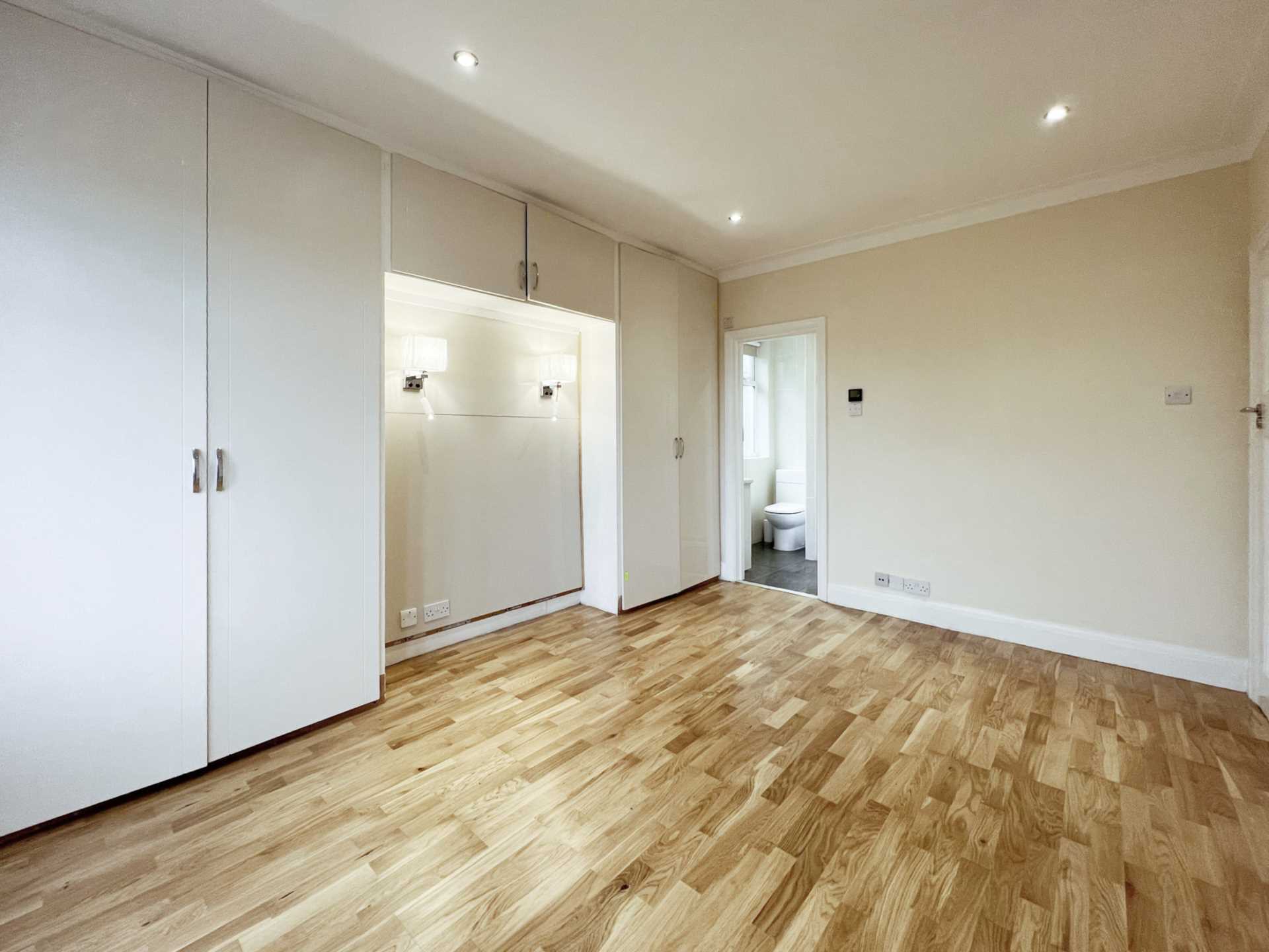 Woodside Close, Surbiton, Image 9