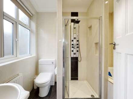 Woodside Close, Surbiton, Image 10