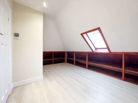 Woodside Close, Surbiton, Image 17