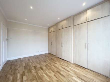 Woodside Close, Surbiton, Image 6