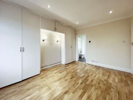 Woodside Close, Surbiton, Image 9
