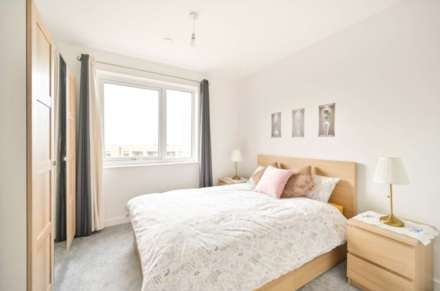 Powdermill Close, New Malden, Image 2