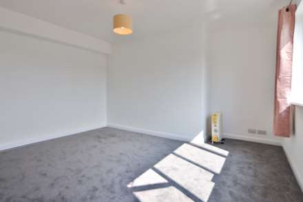 Manor Drive North, New Malden, Image 3