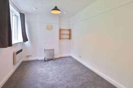Manor Drive North, New Malden, Image 9