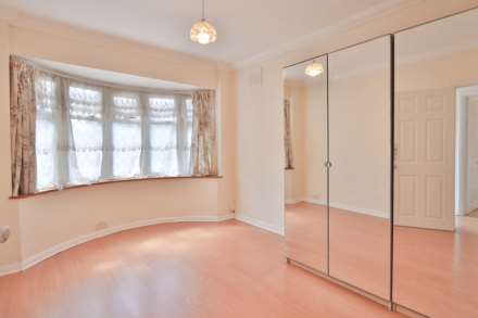 Field Place, New Malden, Image 8