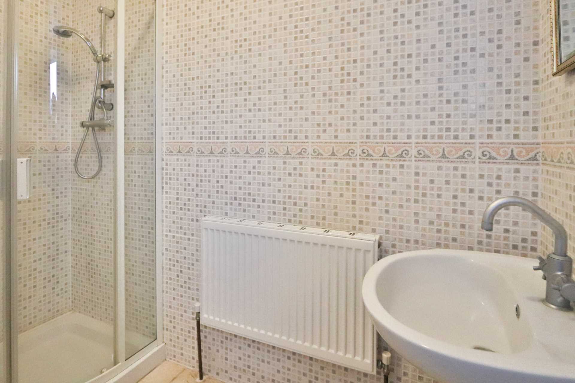 Lynwood Drive, Worcester Park, Image 15