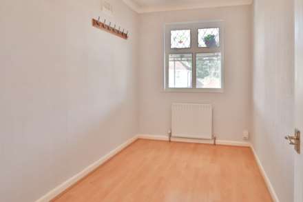 Lynwood Drive, Worcester Park, Image 10