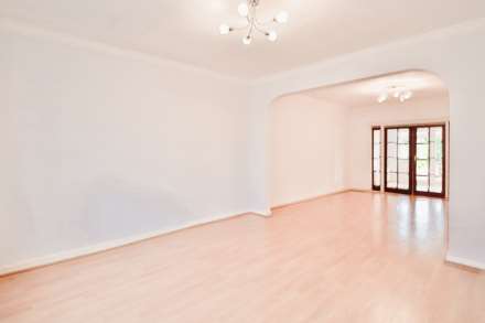 Lynwood Drive, Worcester Park, Image 12