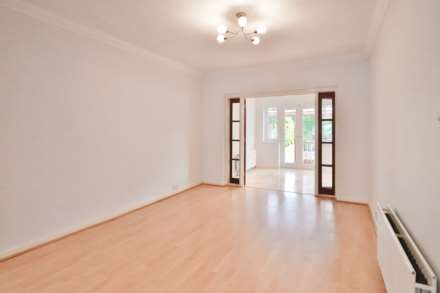 Lynwood Drive, Worcester Park, Image 13