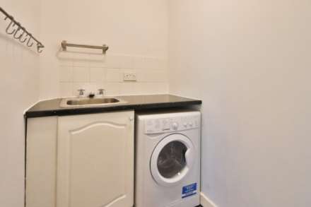 Lynwood Drive, Worcester Park, Image 17