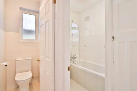 Lynwood Drive, Worcester Park, Image 5